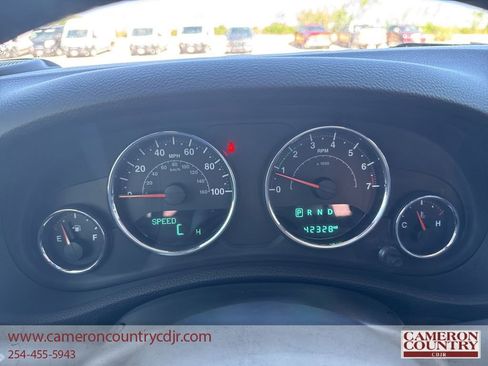 Used 2017 Jeep Wrangler Unlimited Rubicon w/ Cold Weather Group AWD/4WD image 9