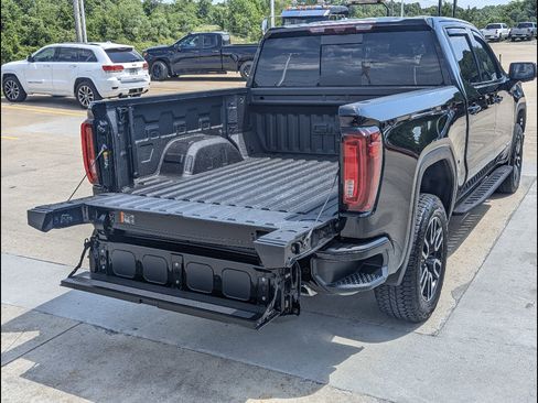 Used 2025 GMC Sierra 1500 AT4 w/ AT4 Premium Package AWD/4WD image 15