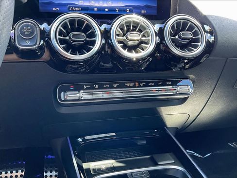 Used 2025 Mercedes-Benz GLA 250 image 31