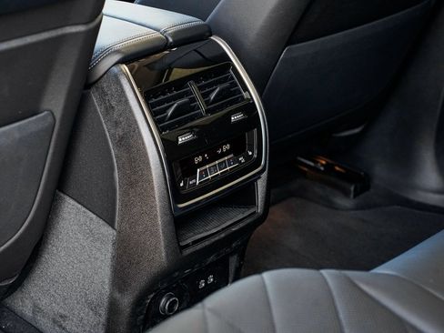 Used 2026 BMW X7 xDrive40i w/ Premium Package image 20