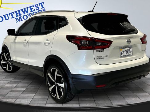 Used 2022 Nissan Rogue Sport SL AWD/4WD image 5