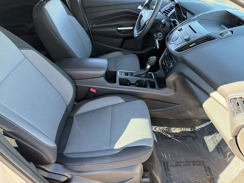 Used 2017 Ford Escape SE FWD image 21
