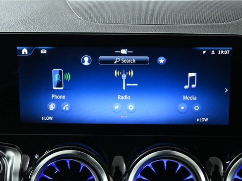 Certified 2026 Mercedes-Benz GLB 250 4MATIC image 17