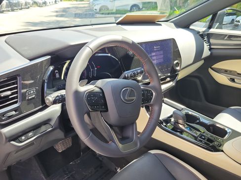 Used 2024 Lexus NX 250 FWD w/ Towing Package (2000 Lbs) image 23