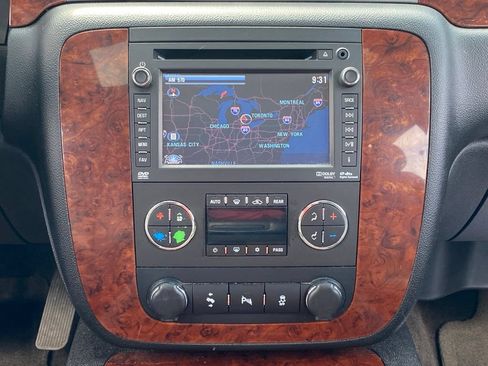Used 2012 Chevrolet Suburban LTZ AWD/4WD image 25