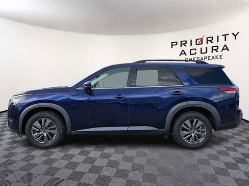 Used 2024 Nissan Pathfinder SV FWD image 7