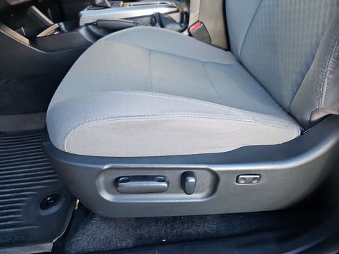 Used 2023 Toyota Tacoma SR5 RWD image 18
