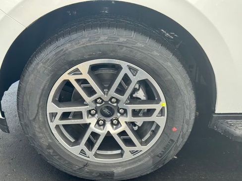 New 2026 Ford Expedition Active image 11