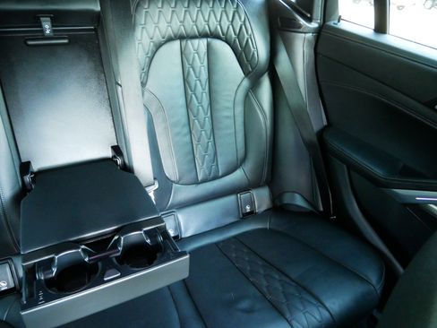 Used 2023 BMW X6 xDrive40i w/ M Sport Package image 14