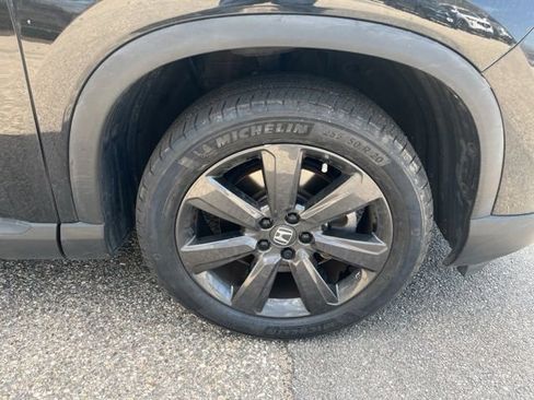Used 2023 Honda Pilot Sport image 9