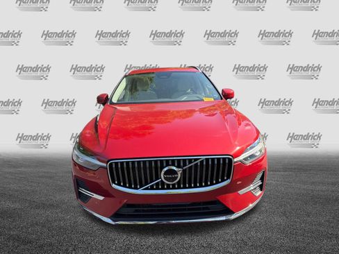 Used 2023 Volvo XC60 B5 Plus AWD/4WD image 5