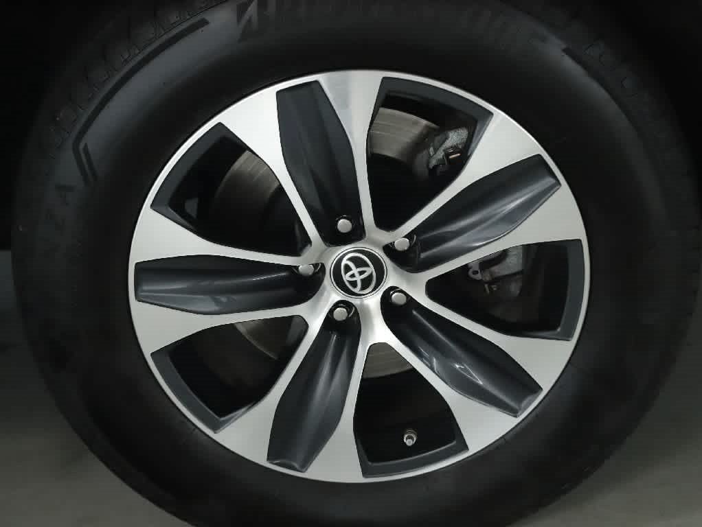 Used 2023 Toyota Highlander XLE FWD image 10