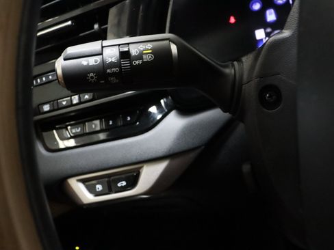 Used 2024 Lexus RX 350h w/ Convenience Package image 25