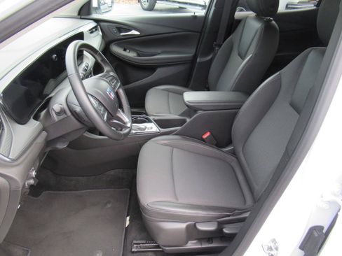 Used 2025 Buick Encore GX Preferred FWD image 17