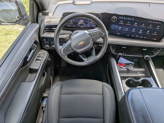 Used 2025 Chevrolet Suburban LS AWD/4WD image 16