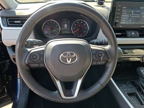 Used 2022 Toyota RAV4 XLE Premium FWD image 16
