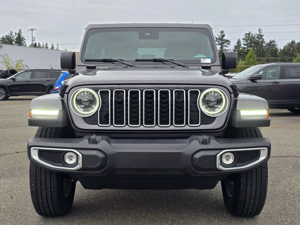 Used 2025 Jeep Wrangler Unlimited Sahara AWD/4WD image 3