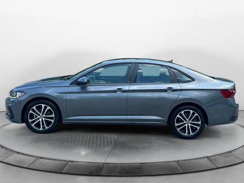 Used 2026 Volkswagen Jetta Sport FWD image 4