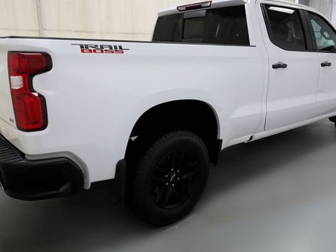 Certified 2021 Chevrolet Silverado 1500 LT Trail Boss w/ Convenience Package II AWD/4WD image 19