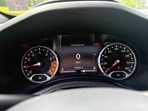 Used 2019 Jeep Renegade Trailhawk w/ UConnect 8.4 Nav Group AWD/4WD image 14