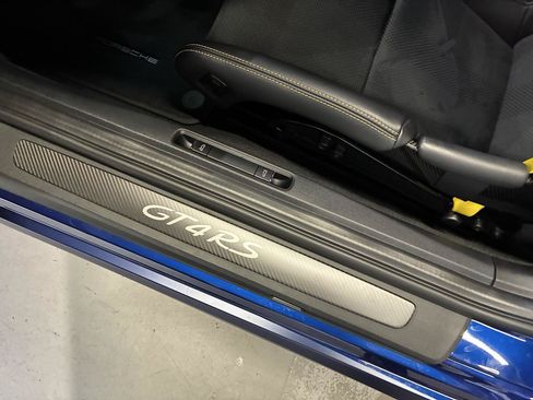 Used 2025 Porsche 718 Cayman GT4 RS RWD image 31
