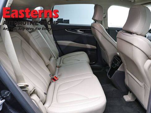 Used 2022 Lincoln Nautilus AWD w/ Premium Package image 24