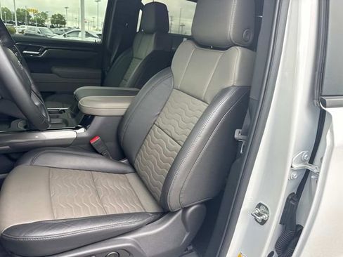 Certified 2025 Chevrolet Silverado 1500 ZR2 w/ Technology Package AWD/4WD image 30