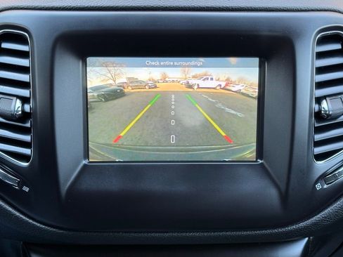 Used 2019 Jeep Compass Latitude image 39