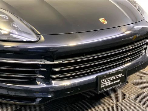 Used 2021 Porsche Cayenne S image 34