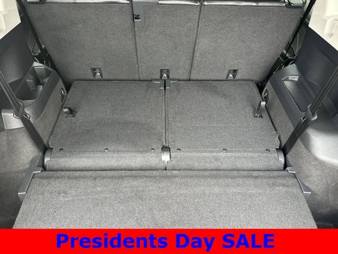 Used 2022 Volkswagen Tiguan SE image 17