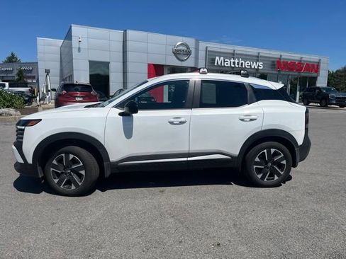 Certified 2026 Nissan Kicks SV w/ SV Premium Package AWD/4WD image 2