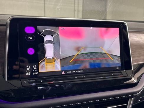 Used 2025 Volkswagen Atlas SEL Premium R-Line image 21