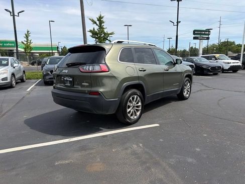 Used 2019 Jeep Cherokee Latitude Plus w/ Comfort/Convenience Group AWD/4WD image 9