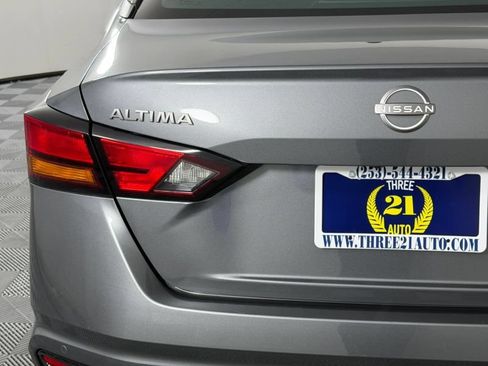 Used 2025 Nissan Altima 2.5 SV FWD image 10