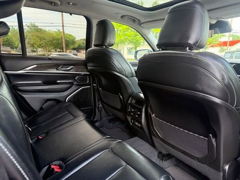 Used 2022 Jeep Grand Cherokee Limited 4xe w/ Luxury Tech Group II AWD/4WD image 26