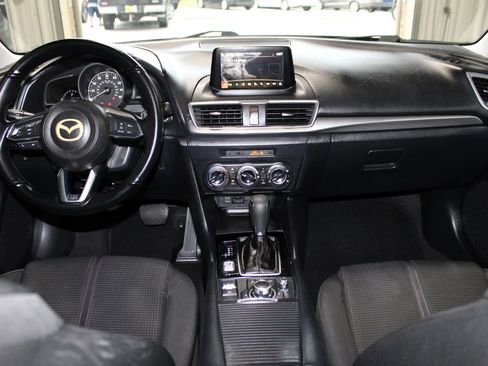 Used 2018 MAZDA MAZDA3 Sport w/ Preferred Equipment Package FWD image 14