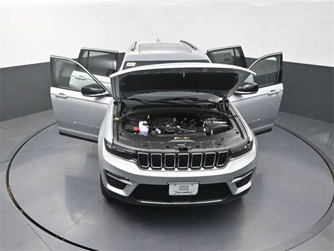 New 2025 Jeep Grand Cherokee Limited image 26