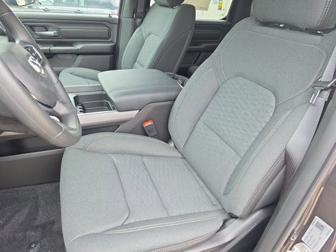 New 2026 RAM 1500 Express AWD/4WD image 12