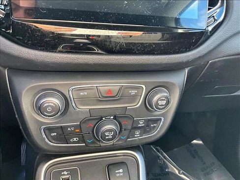 Used 2019 Jeep Compass Latitude w/ Popular Equipment Group image 21
