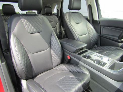 Used 2024 Ford Edge Titanium w/ Equipment Group 301A AWD/4WD image 10