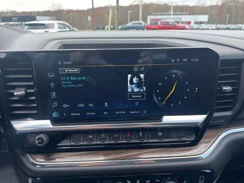 Used 2023 Chevrolet Silverado 1500 LT image 12