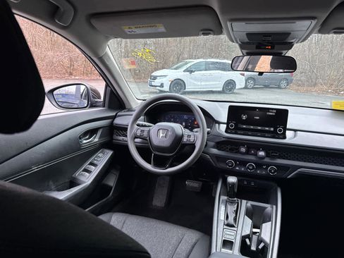 Used 2025 Honda Accord LX image 31