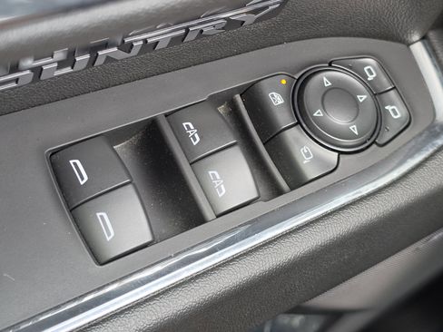 Used 2024 Chevrolet Silverado 1500 High Country w/ Technology Package image 11