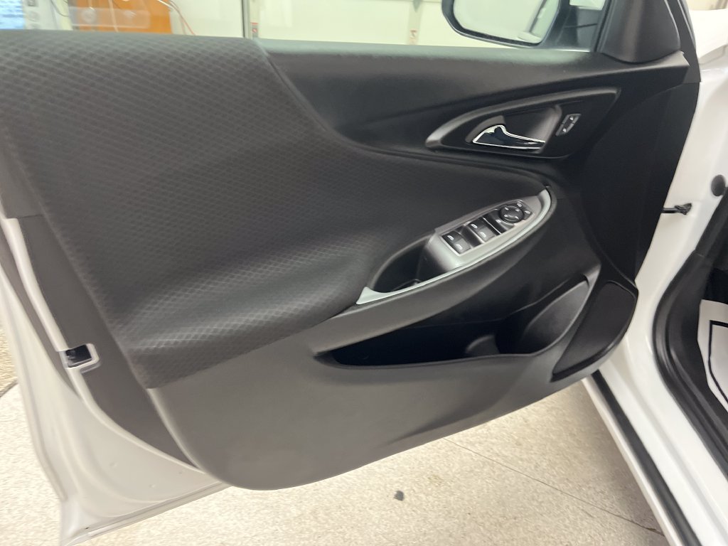 Used 2024 Chevrolet Malibu LS FWD image 11