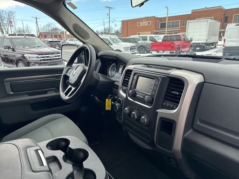 Used 2019 RAM 1500 Classic SLT image 34