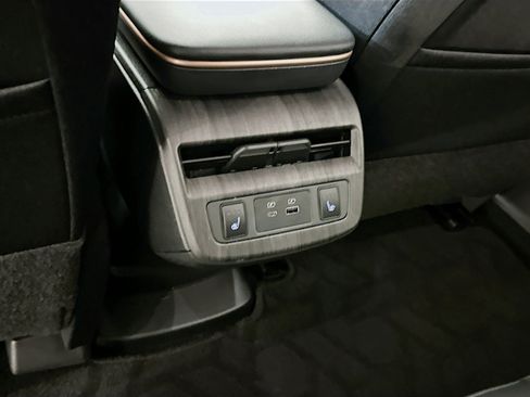 Used 2024 Nissan Ariya AWD image 28