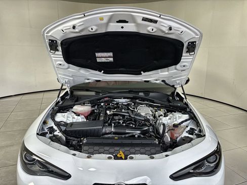 Used 2022 Alfa Romeo Giulia Veloce RWD image 18
