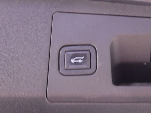 Used 2022 Cadillac XT5 Premium Luxury w/ Technology Package image 21