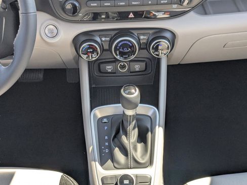 New 2025 Hyundai Venue SEL FWD image 13