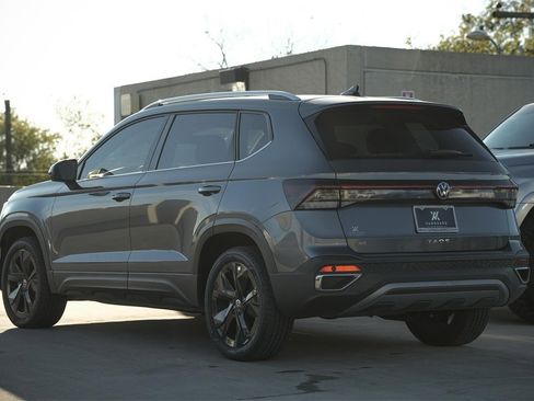 New 2025 Volkswagen Taos SE image 5